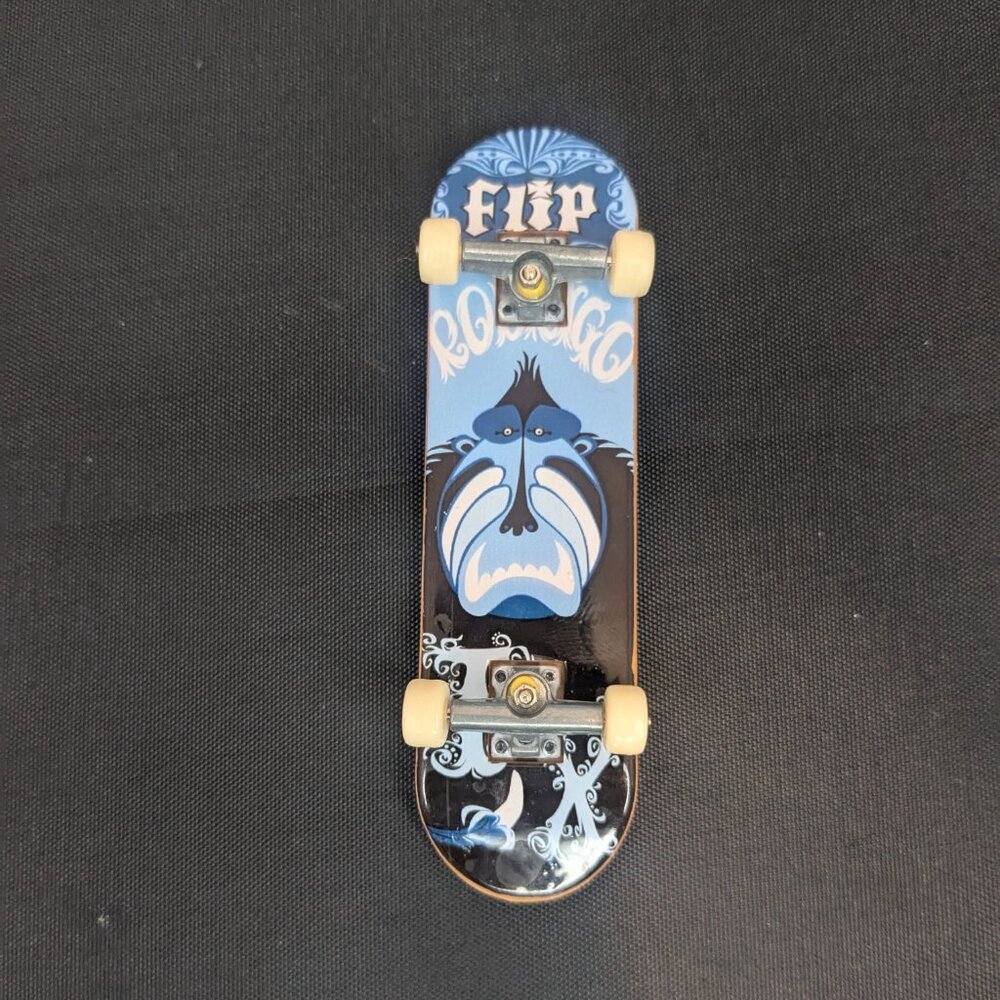 4 Tech Deck Fingerboards - Picture 4 of 7